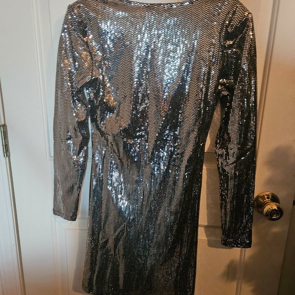NWT Mango Pursed Sequined Dress - Size 4 - Picture 8 of 11